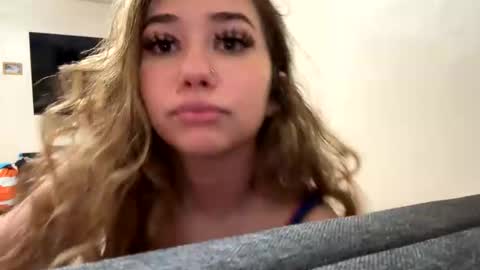 Snapshot of angelicasn0w chatting on February 6, 3:37 am AngelicaSnow AngelParis online show from February 6, 3:37 am