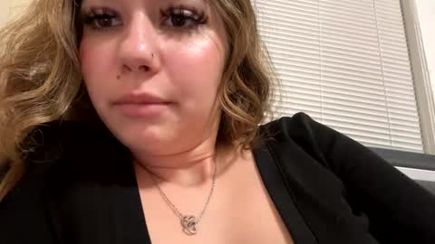 Snapshot of angelicasn0w chatting on February 7, 4:37 am AngelicaSnow AngelParis online show from February 7, 4:37 am