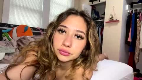 Snapshot of angelicasn0w chatting on March 4, 10:16 pm AngelicaSnow AngelParis online show from March 4, 10:16 pm