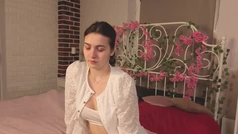 Roxi online show from March 25, 7:20 pm