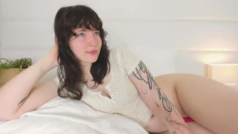 Angelic online show from May 17, 1:47 am