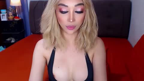 MS. AMALIA online show from December 2, 4:40 am