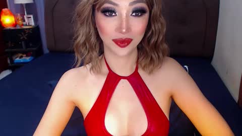 Snapshot of angelicqueents chatting on May 15, 10:00 am MS. AMALIA online show from May 15, 10:00 am