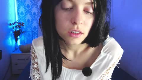 Angelika Rouge online show from December 16, 1:27 pm