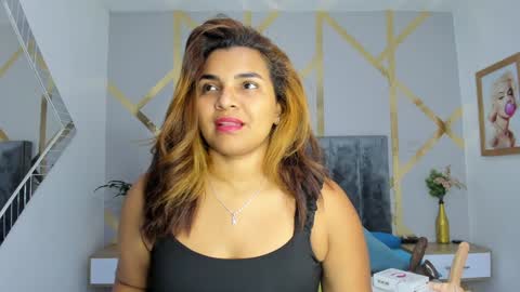Snapshot of angelina_castro12 chatting on December 14, 3:29 am Angelina online show from December 14, 3:29 am
