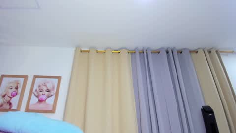 Snapshot of angelina_castro12 chatting on January 29, 6:33 am Angelina online show from January 29, 6:33 am
