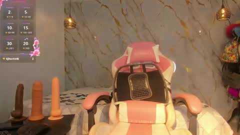 Snapshot of angelina_fit chatting on February 23, 6:34 pm Angelina online show from February 23, 6:34 pm