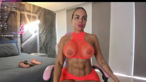 Snapshot of angelina_fit chatting on September 15, 2:28 pm Angelina online show from September 15, 2:28 pm