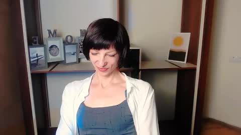 Snapshot of angelinalov_ chatting on September 23, 6:49 am Angelina online show from September 23, 6:49 am