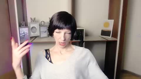 Snapshot of angelinalov_ chatting on September 24, 6:39 am Angelina online show from September 24, 6:39 am