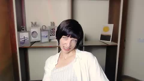 Snapshot of angelinalov_ chatting on September 26, 6:17 am Angelina online show from September 26, 6:17 am