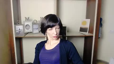 Snapshot of angelinalov_ chatting on September 27, 6:51 am Angelina online show from September 27, 6:51 am