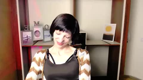 Snapshot of angelinalov_ chatting on September 30, 6:51 am Angelina online show from September 30, 6:51 am