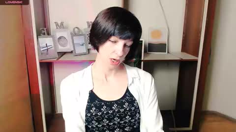 Snapshot of angelinalov_ chatting on October 14, 6:58 am Angelina online show from October 14, 6:58 am