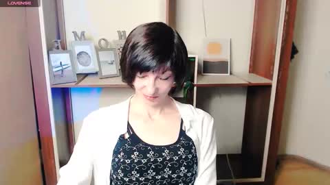 Snapshot of angelinalov_ chatting on October 15, 7:08 am Angelina online show from October 15, 7:08 am