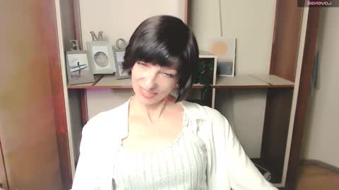 Snapshot of angelinalov_ chatting on October 20, 7:20 am Angelina online show from October 20, 7:20 am