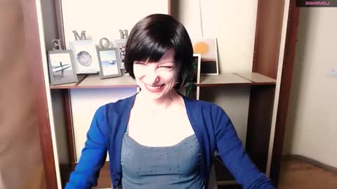 Snapshot of angelinalov_ chatting on October 28, 7:23 am Angelina online show from October 28, 7:23 am