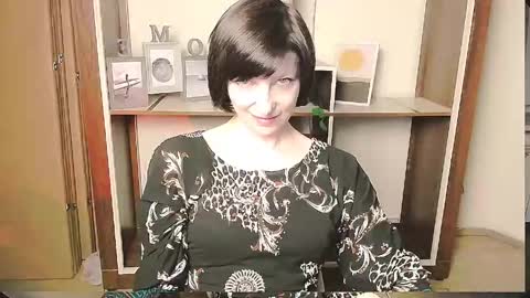 Angelina online show from May 11, 2:45 pm