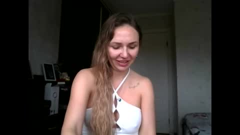 Snapshot of angelinalove28 chatting on October 25, 7:38 am angelinalove28 online show from October 25, 7:38 am