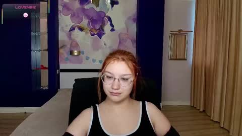 AngelinaLow online show from December 5, 12:25 pm