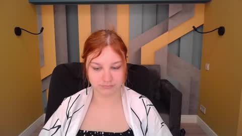 AngelinaLow online show from April 13, 11:27 am