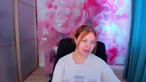AngelinaLow online show from May 3, 5:24 am