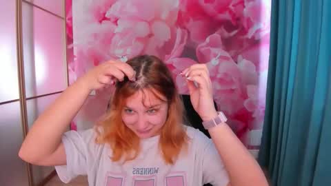 AngelinaLow online show from May 16, 11:31 am