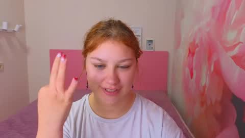 AngelinaLow online show from May 19, 11:27 am