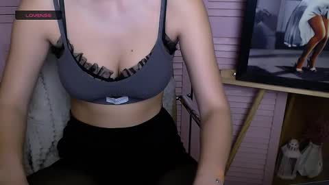 Snapshot of angelinamex_ chatting on February 24, 8:17 am Angelina online show from February 24, 8:17 am