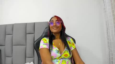 Snapshot of angelinamurphy chatting on February 18, 2:05 am AngelinaMurphy online show from February 18, 2:05 am