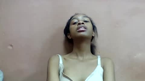 angeline221173 online show from July 28, 12:48 pm