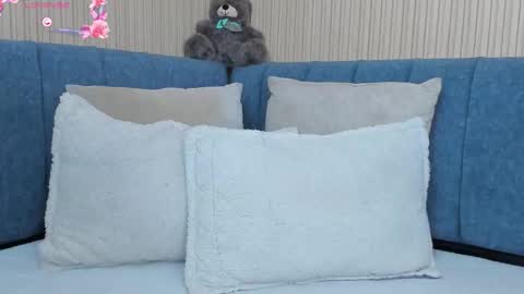 Snapshot of angeline__cute chatting on October 13, 12:05 pm angeline online show from October 13, 12:05 pm