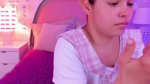 angeline online show from May 5, 12:13 pm