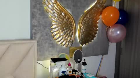 Angeline Smith  online show from January 15, 3:33 am