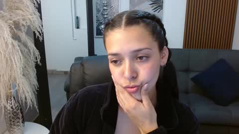 angeline_davies online show from February 24, 11:19 pm