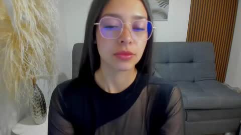 angeline_davies online show from September 15, 1:33 pm