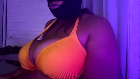 Snapshot of angeliquebloom chatting on March 9, 2:59 am angelique bloom online show from March 9, 2:59 am
