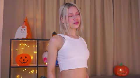 Snapshot of angelkissie chatting on November 2, 8:44 pm Ennie online show from November 2, 8:44 pm