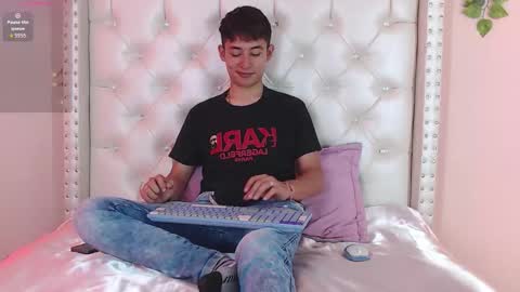 Angel online show from December 19, 7:43 pm