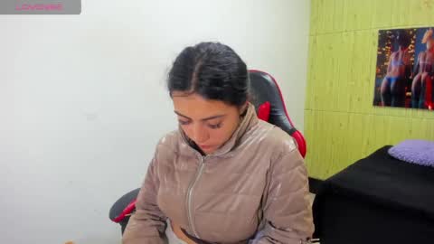 Snapshot of angell_cooper8 chatting on April 12, 12:10 pm Angell cooper8 online show from April 12, 12:10 pm