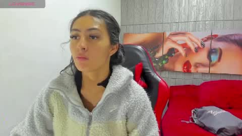 Snapshot of angell_cooper8 chatting on April 21, 12:11 pm Angell cooper8 online show from April 21, 12:11 pm