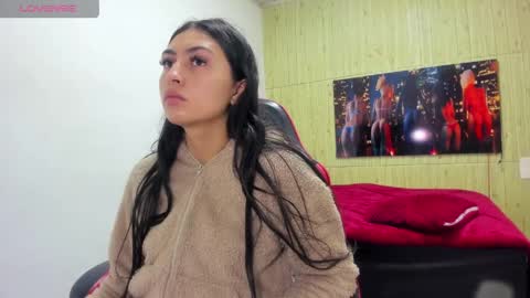 Snapshot of angell_cooper8 chatting on May 10, 12:32 pm Angell cooper8 online show from May 10, 12:32 pm