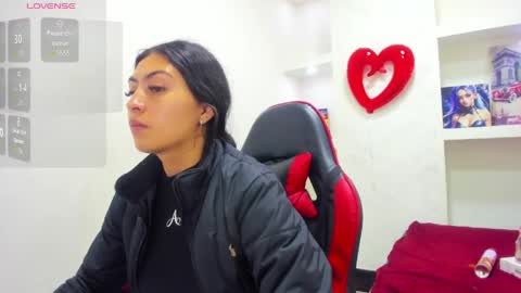 Snapshot of angell_cooper8 chatting on May 12, 12:24 pm Angell cooper8 online show from May 12, 12:24 pm