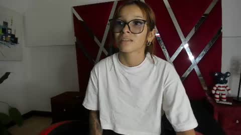 angell_petite01 online show from June 20, 7:49 pm