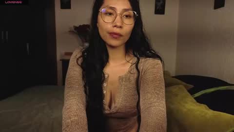 Snapshot of angellaisabella chatting on March 24, 9:42 pm ANGELA ISABELLA online show from March 24, 9:42 pm