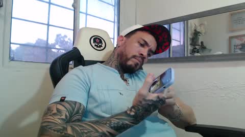 Snapshot of angellatino0 chatting on December 4, 10:08 pm angellatino0 online show from December 4, 10:08 pm