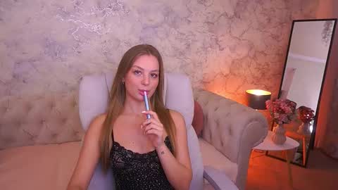 angelleyess online show from December 17, 1:33 am