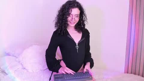 Angellike online show from July 11, 8:00 pm