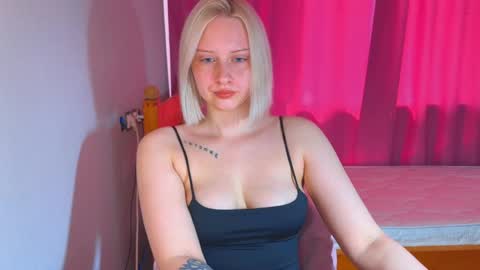 Snapshot of angellisss chatting on May 28, 6:43 am Cutie online show from May 28, 6:43 am
