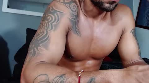 Snapshot of angelo_cox chatting on February 7, 7:01 am angelo online show from February 7, 7:01 am